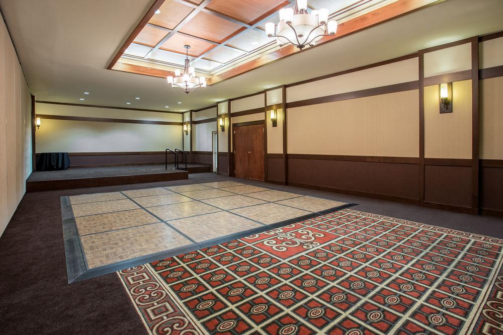 Doubletree By Hilton Madison East Hotel Ngoại thất bức ảnh
