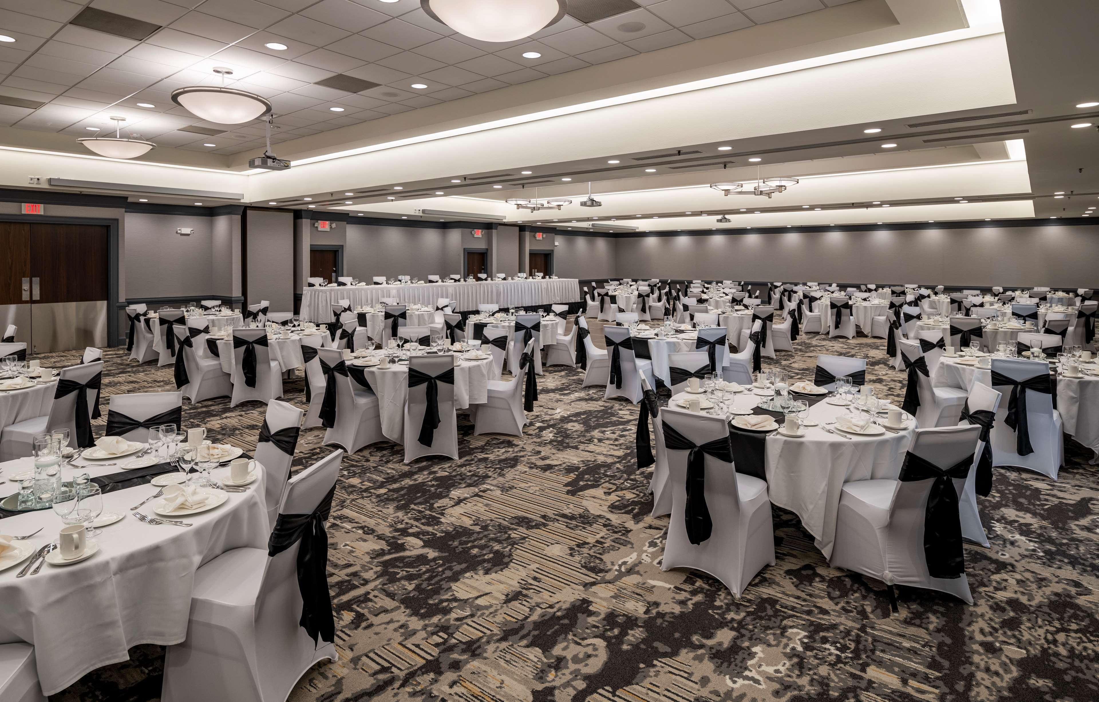 Doubletree By Hilton Madison East Hotel Ngoại thất bức ảnh