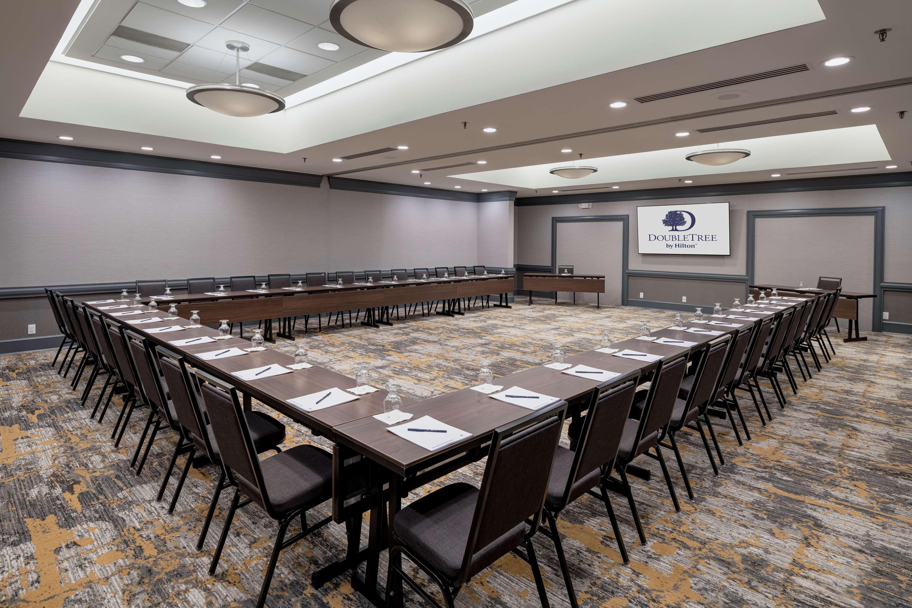 Doubletree By Hilton Madison East Hotel Ngoại thất bức ảnh