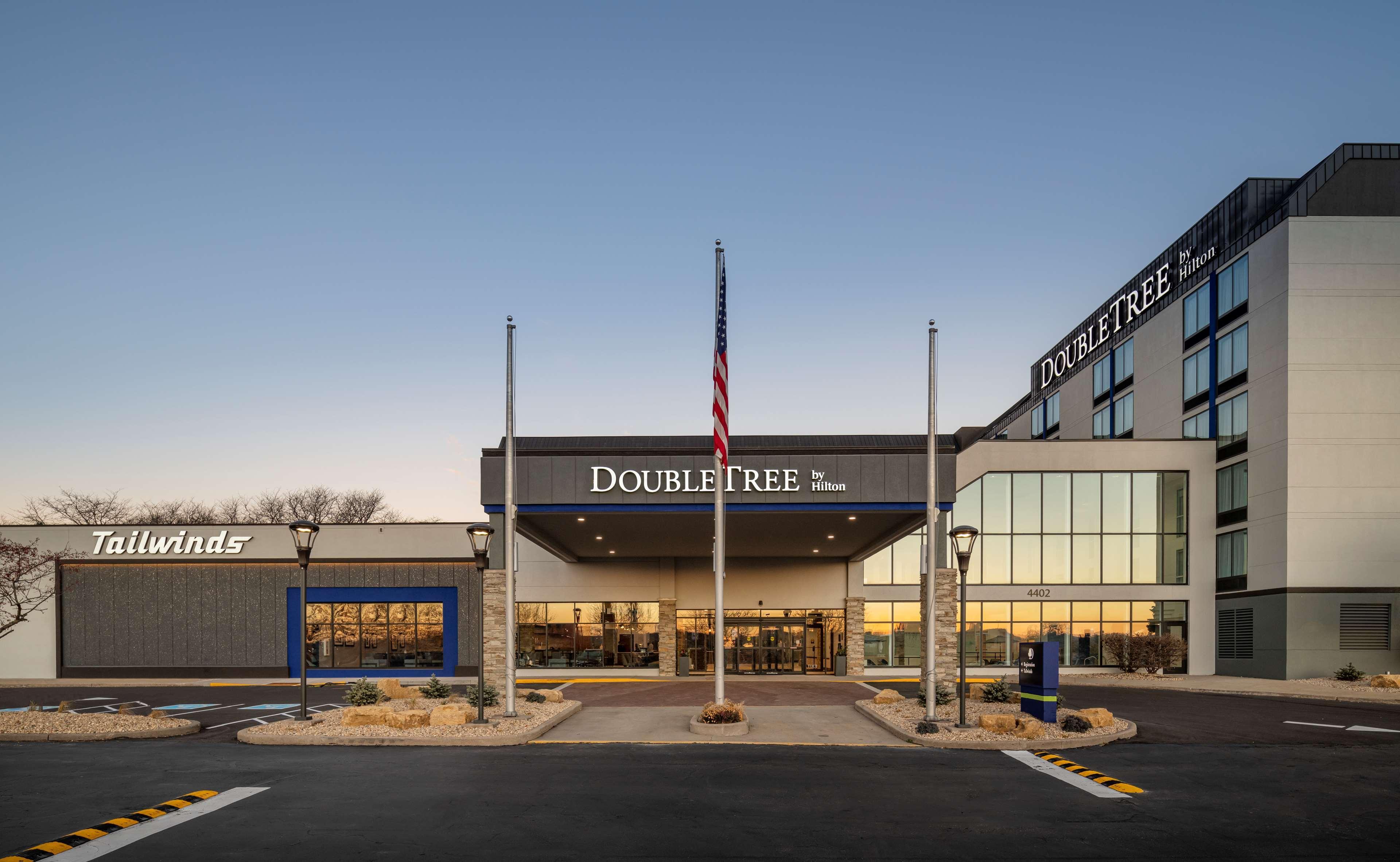 Doubletree By Hilton Madison East Hotel Ngoại thất bức ảnh