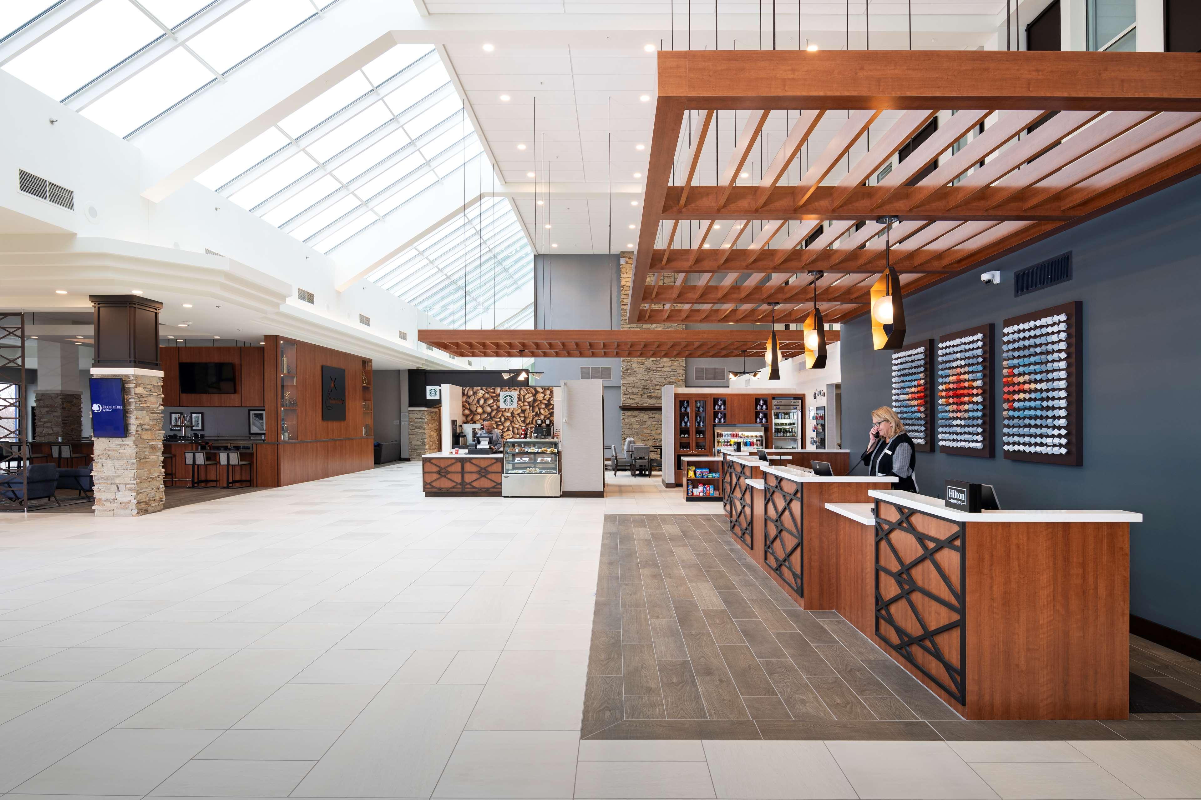Doubletree By Hilton Madison East Hotel Ngoại thất bức ảnh