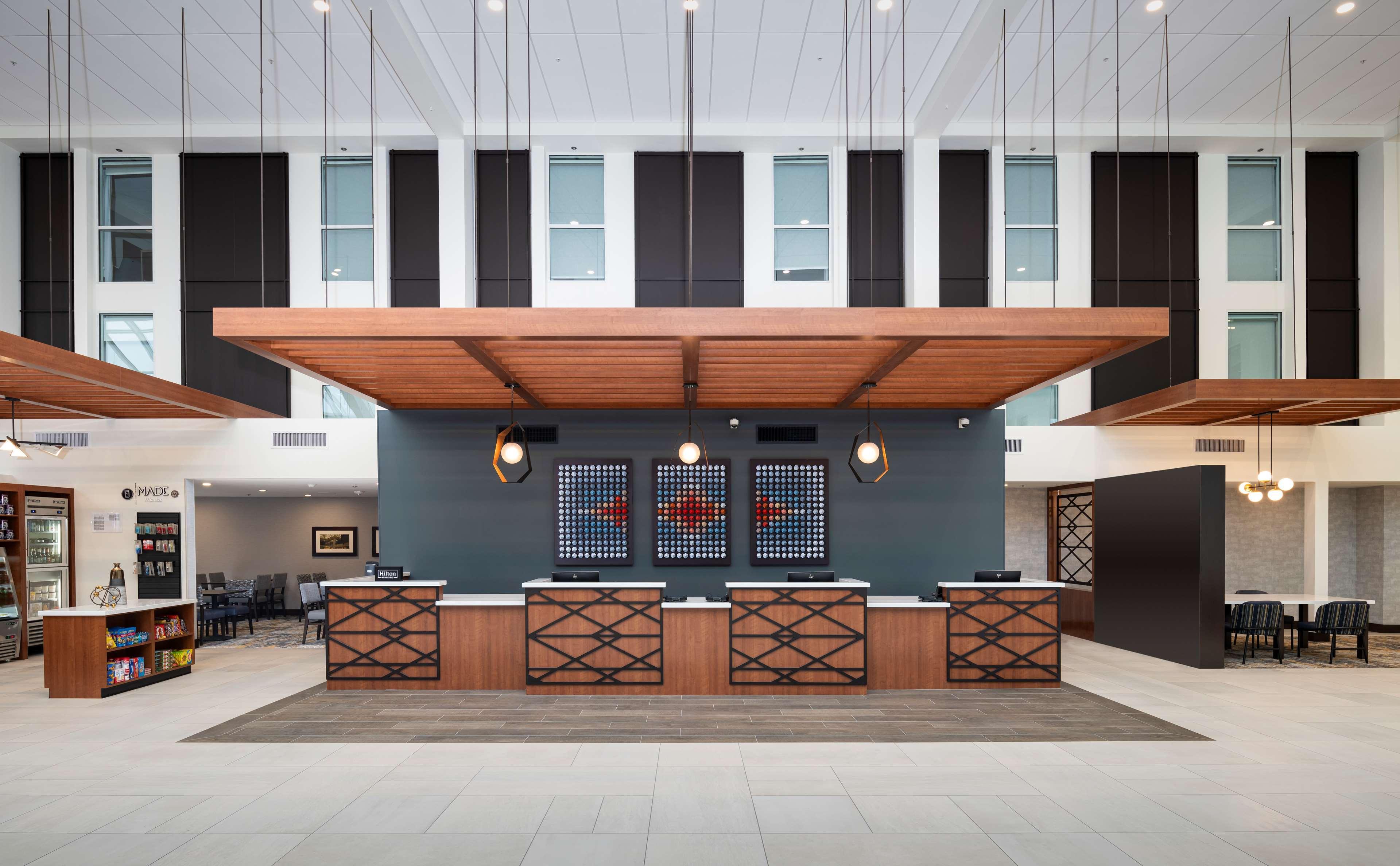 Doubletree By Hilton Madison East Hotel Ngoại thất bức ảnh