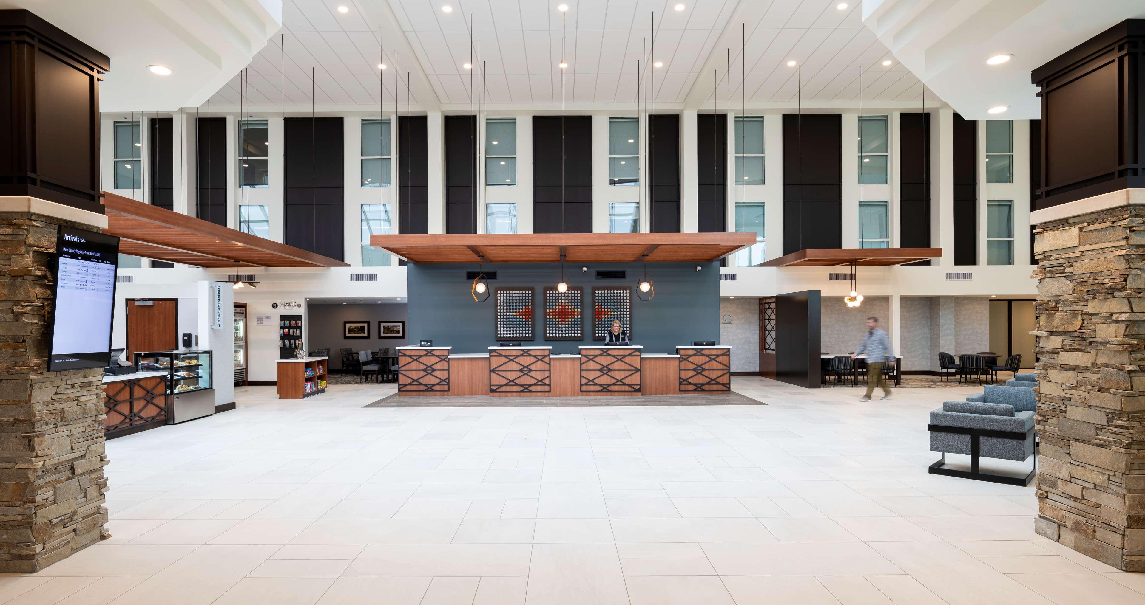 Doubletree By Hilton Madison East Hotel Ngoại thất bức ảnh