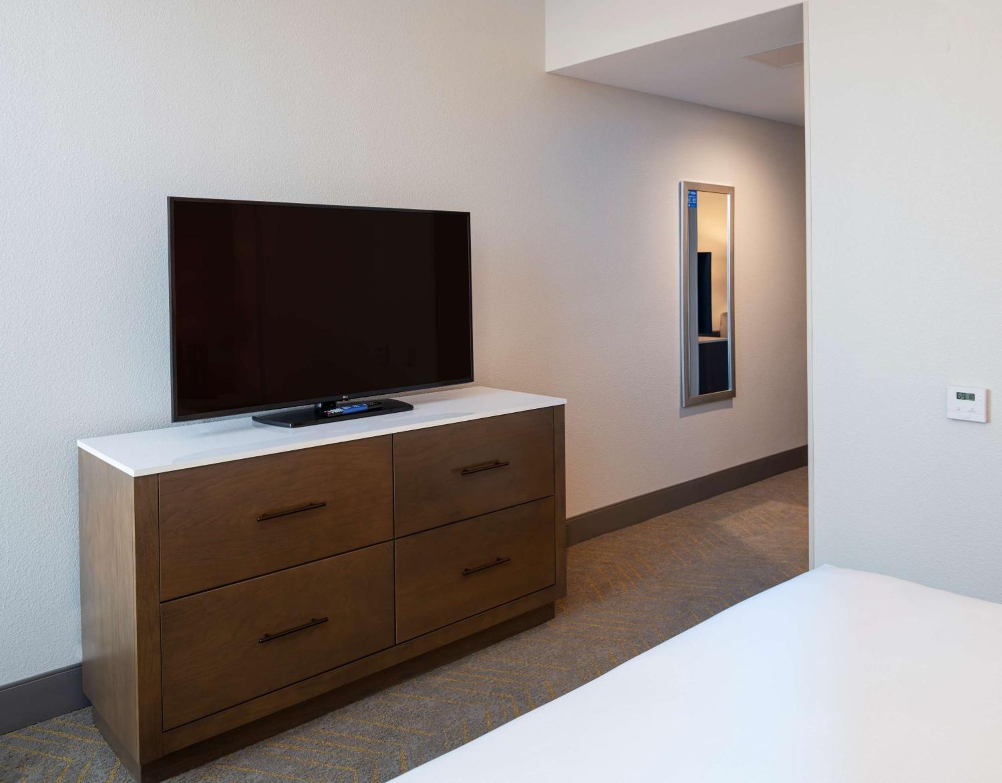 Doubletree By Hilton Madison East Hotel Ngoại thất bức ảnh