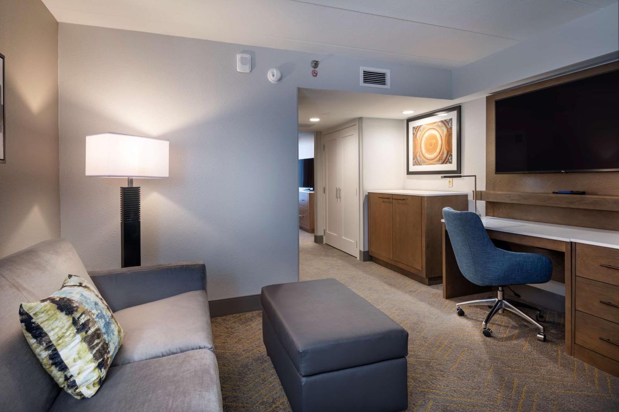 Doubletree By Hilton Madison East Hotel Ngoại thất bức ảnh