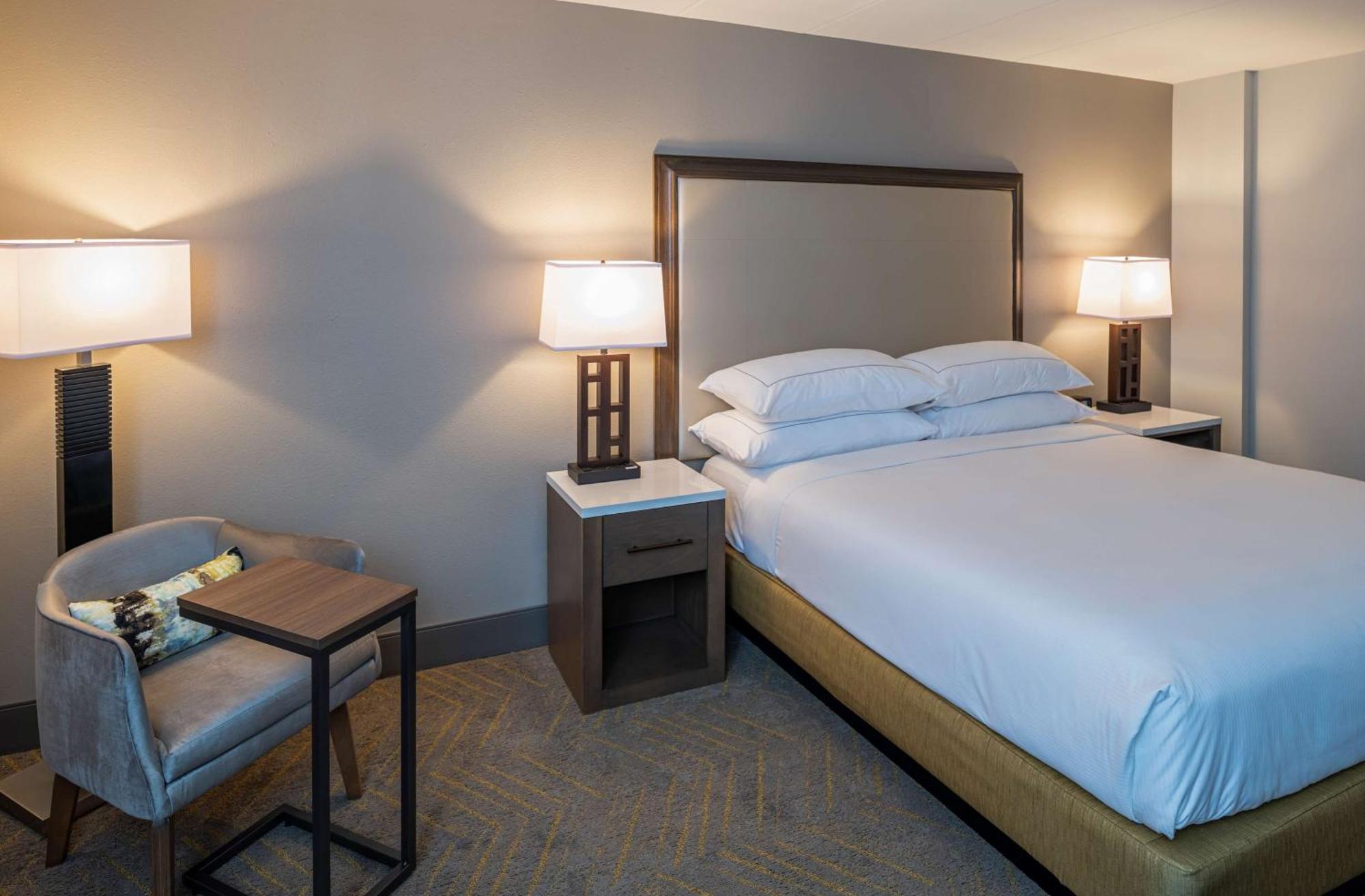 Doubletree By Hilton Madison East Hotel Ngoại thất bức ảnh
