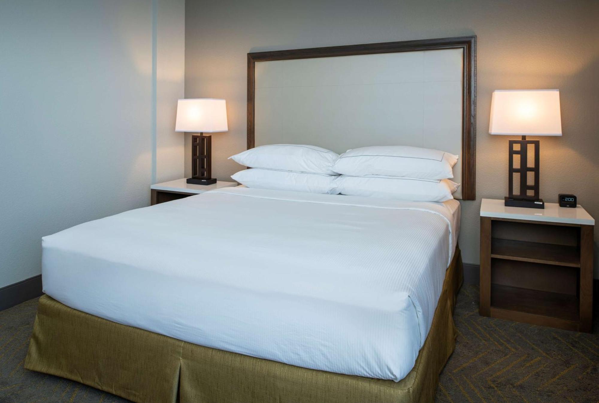 Doubletree By Hilton Madison East Hotel Ngoại thất bức ảnh