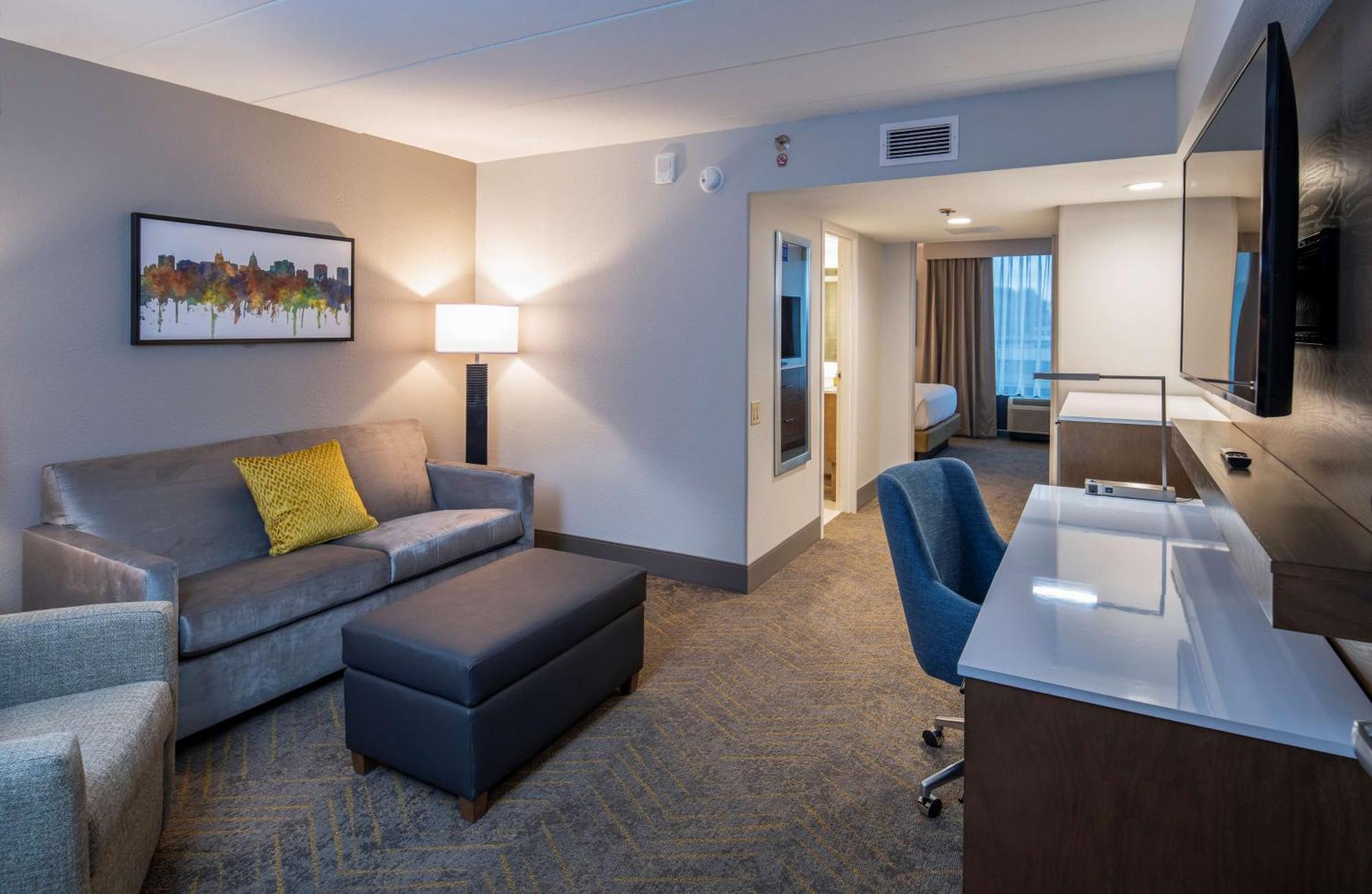 Doubletree By Hilton Madison East Hotel Ngoại thất bức ảnh