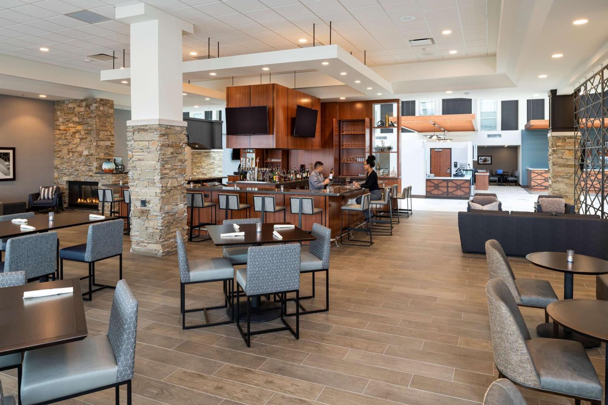Doubletree By Hilton Madison East Hotel Ngoại thất bức ảnh