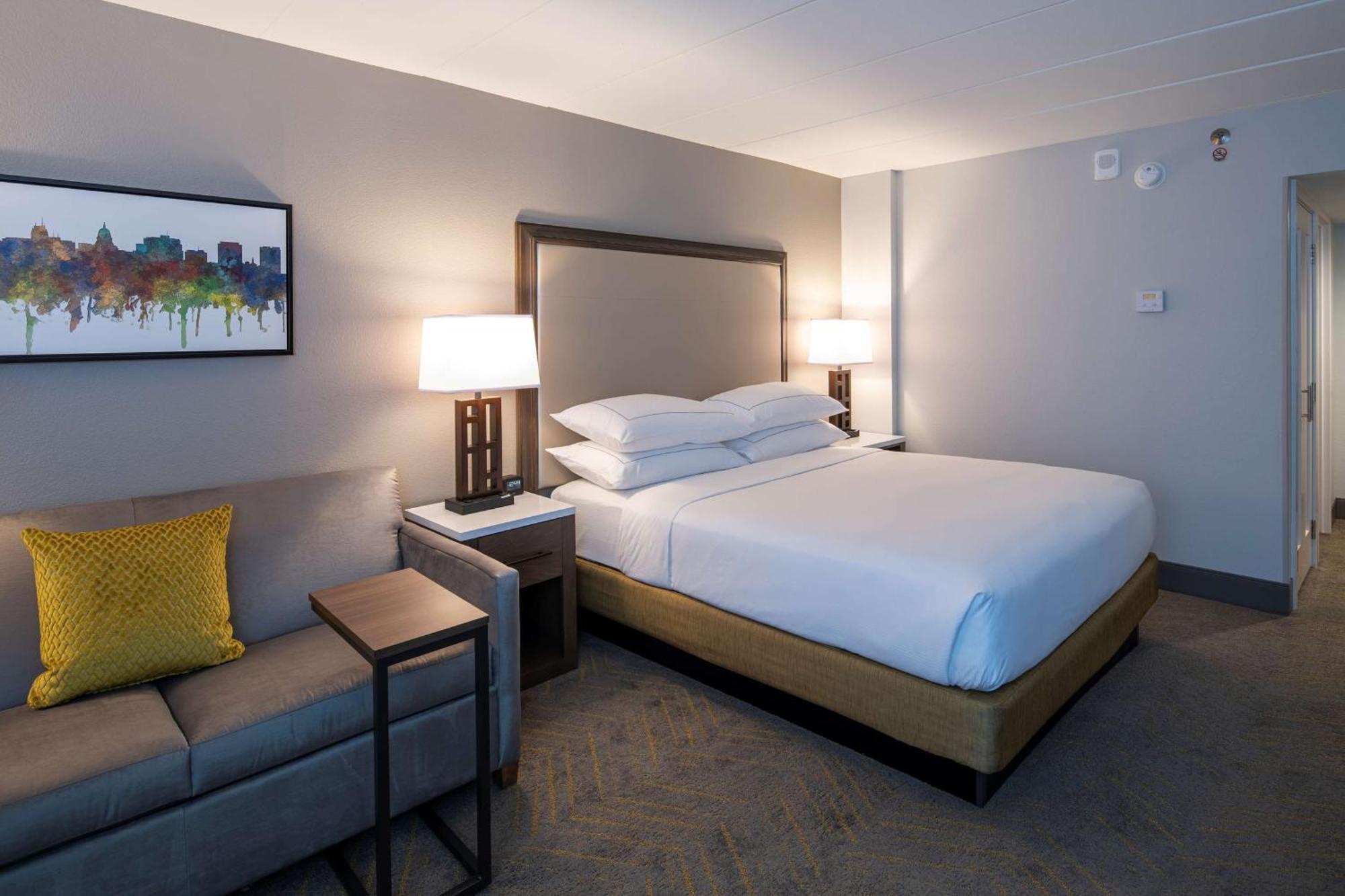 Doubletree By Hilton Madison East Hotel Ngoại thất bức ảnh