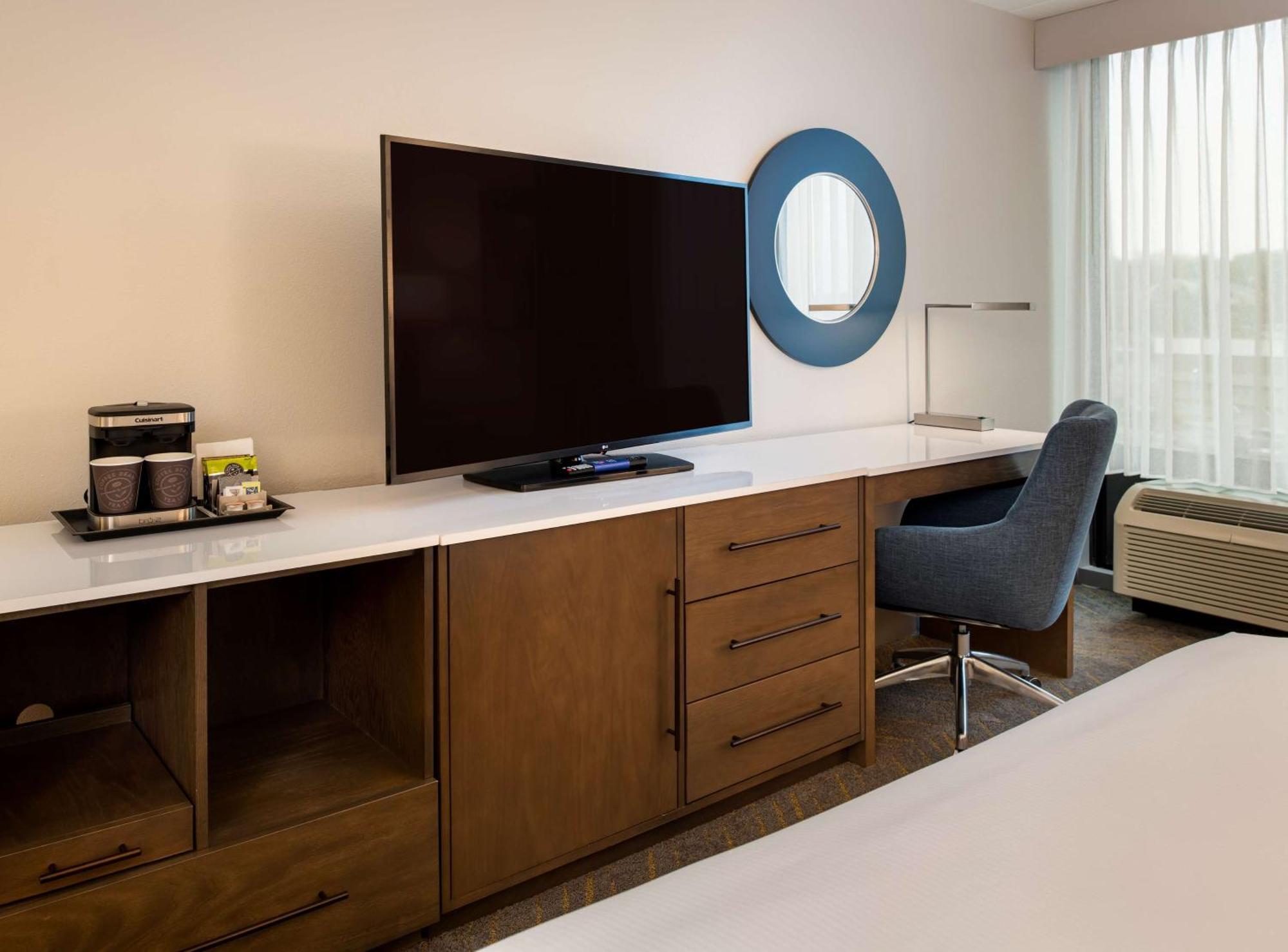 Doubletree By Hilton Madison East Hotel Ngoại thất bức ảnh