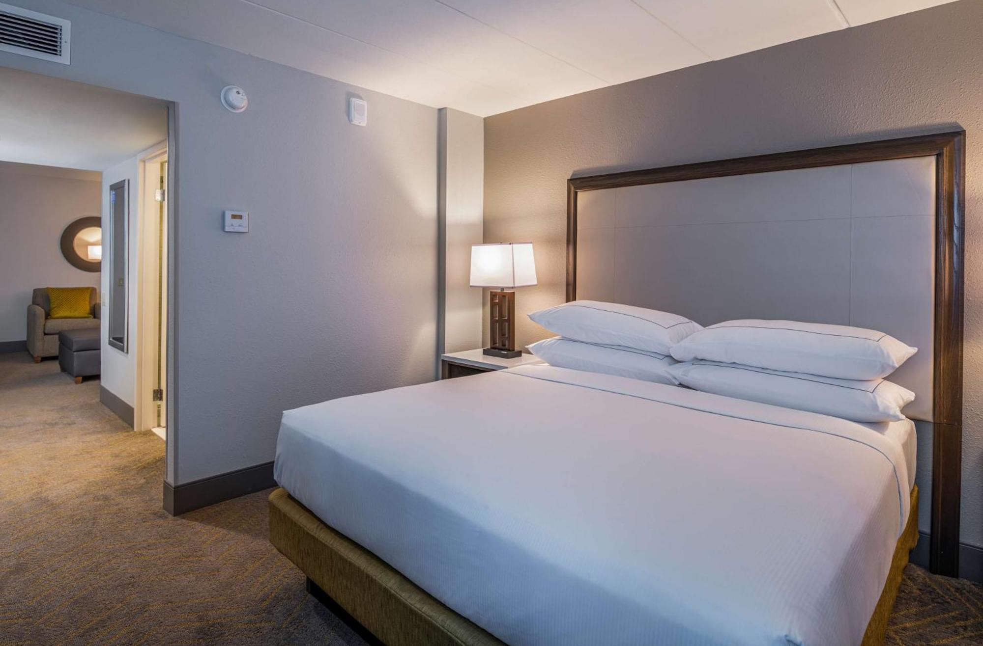 Doubletree By Hilton Madison East Hotel Ngoại thất bức ảnh