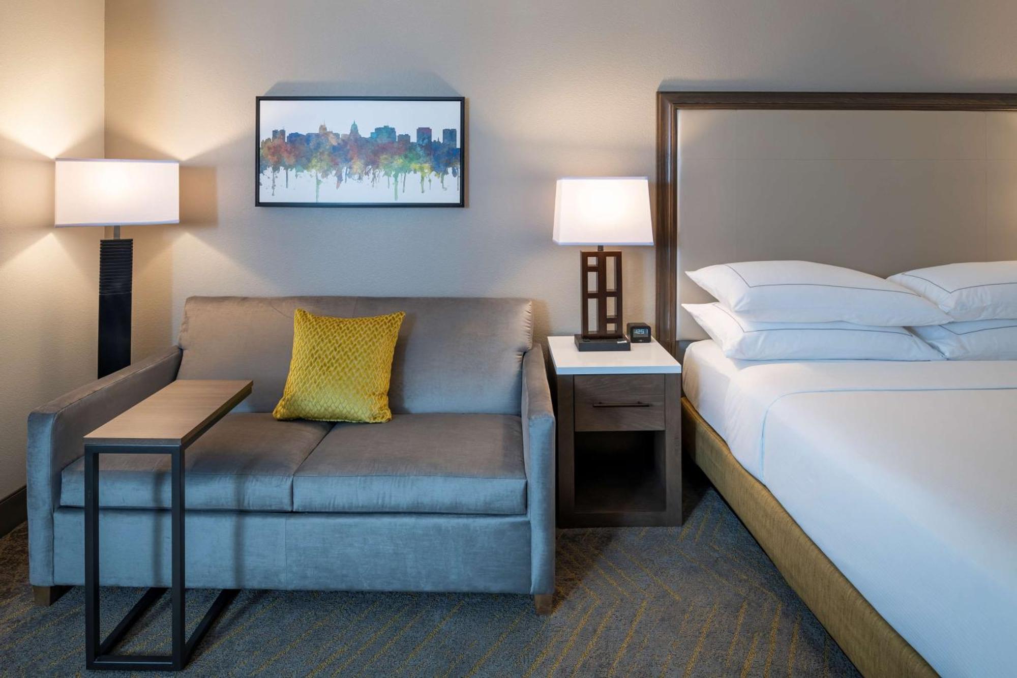 Doubletree By Hilton Madison East Hotel Ngoại thất bức ảnh