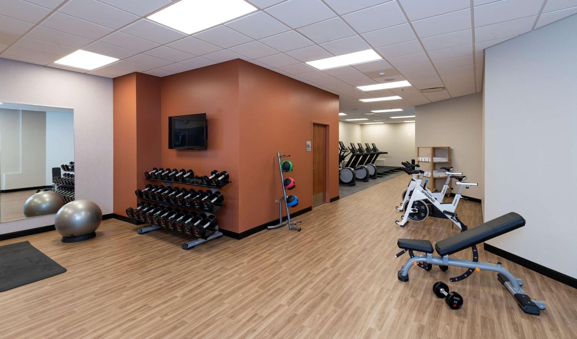 Doubletree By Hilton Madison East Hotel Ngoại thất bức ảnh