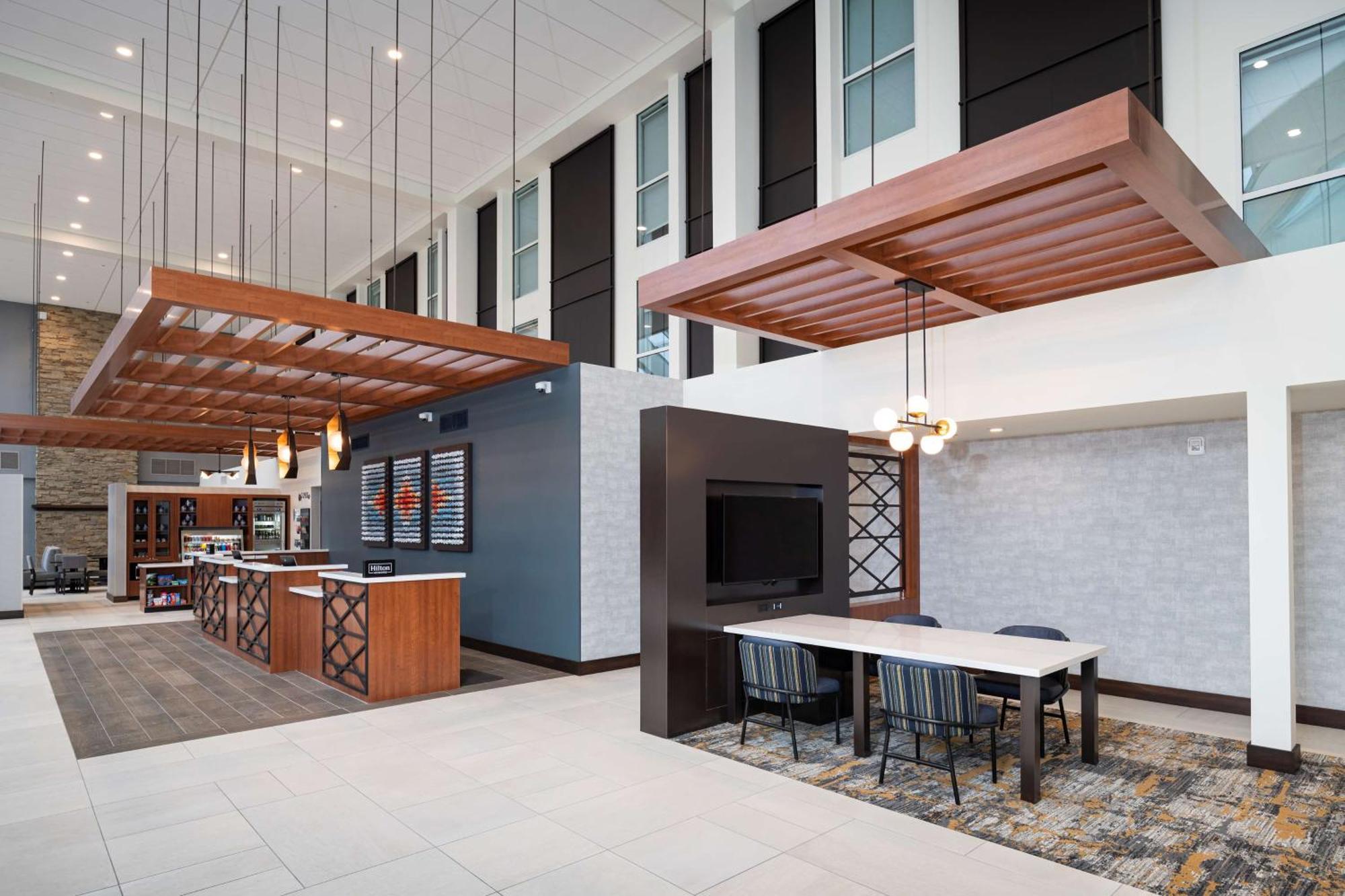 Doubletree By Hilton Madison East Hotel Ngoại thất bức ảnh